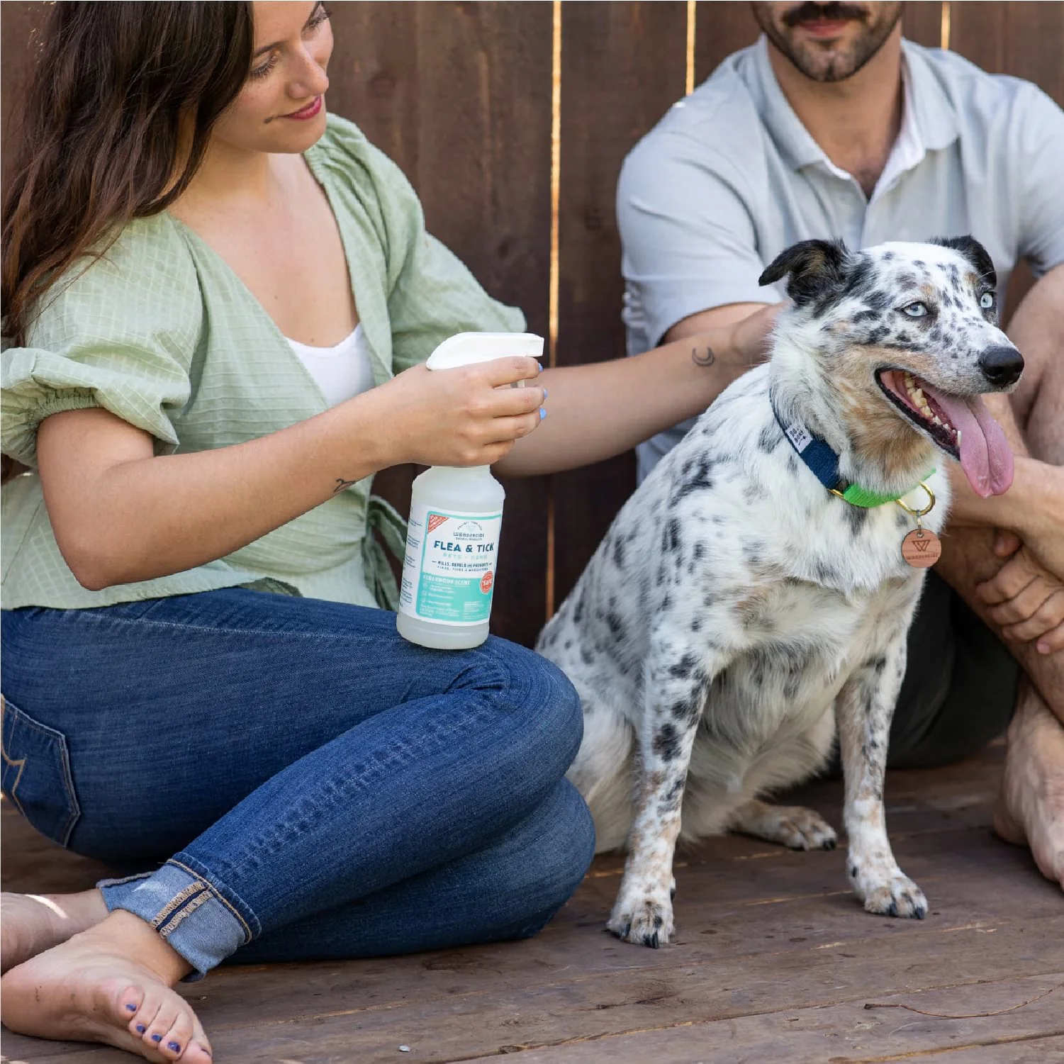 128 oz. Cedarwood Flea & Tick Spray - Image 3